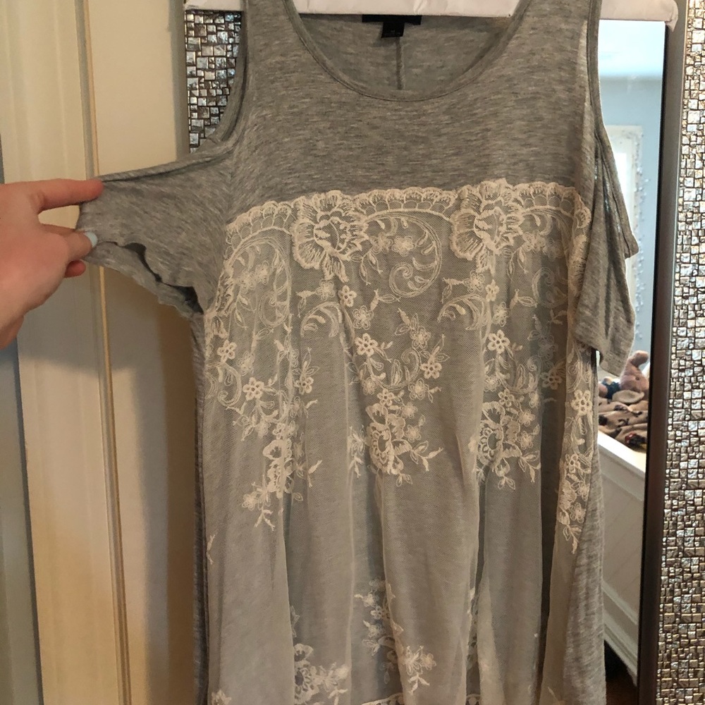 A.Byer cold shoulder top!